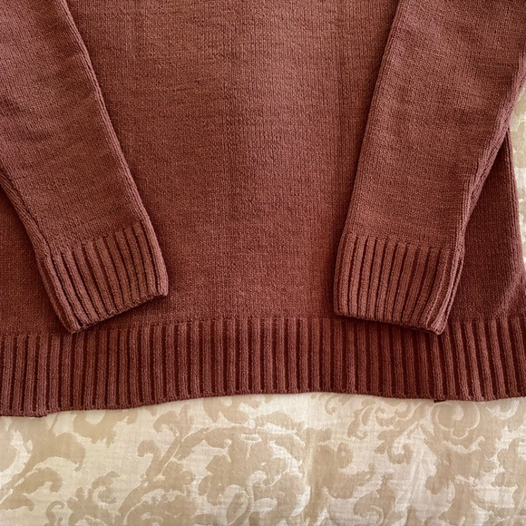 Sweater - Picture 4 of 9